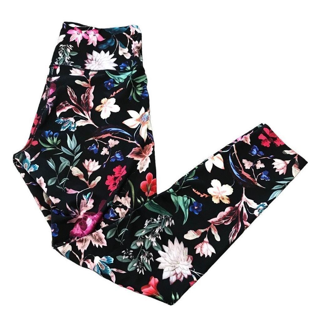 2/$20 Old Navy active flower pattern leggings size Large